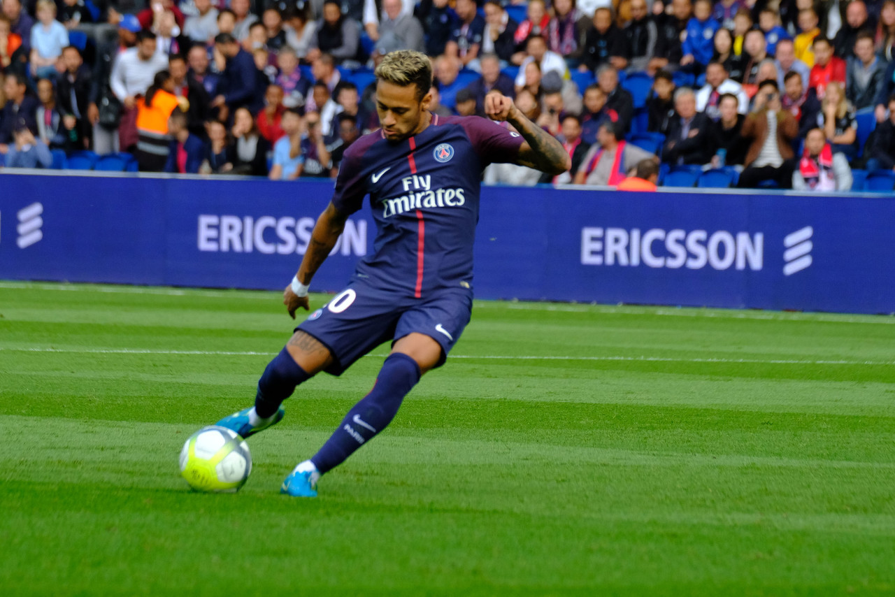 孔蒂：双线能力不足？我们买了个9个人，问题是有7个人受伤了（孔蒂回应双线质疑：引进9人却有7人伤停）