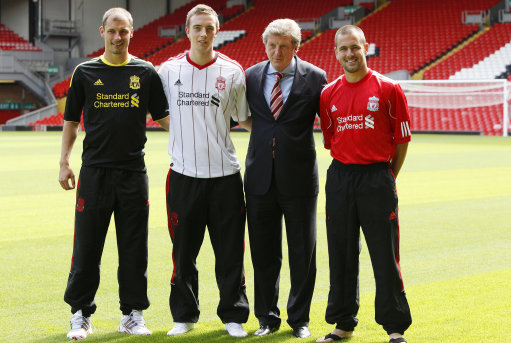 罗伯逊：萨拉赫是队史最佳之一，希望能继续与他并肩作战（罗伯逊盛赞萨拉赫为队史顶尖之一，盼继续与其并肩作战）