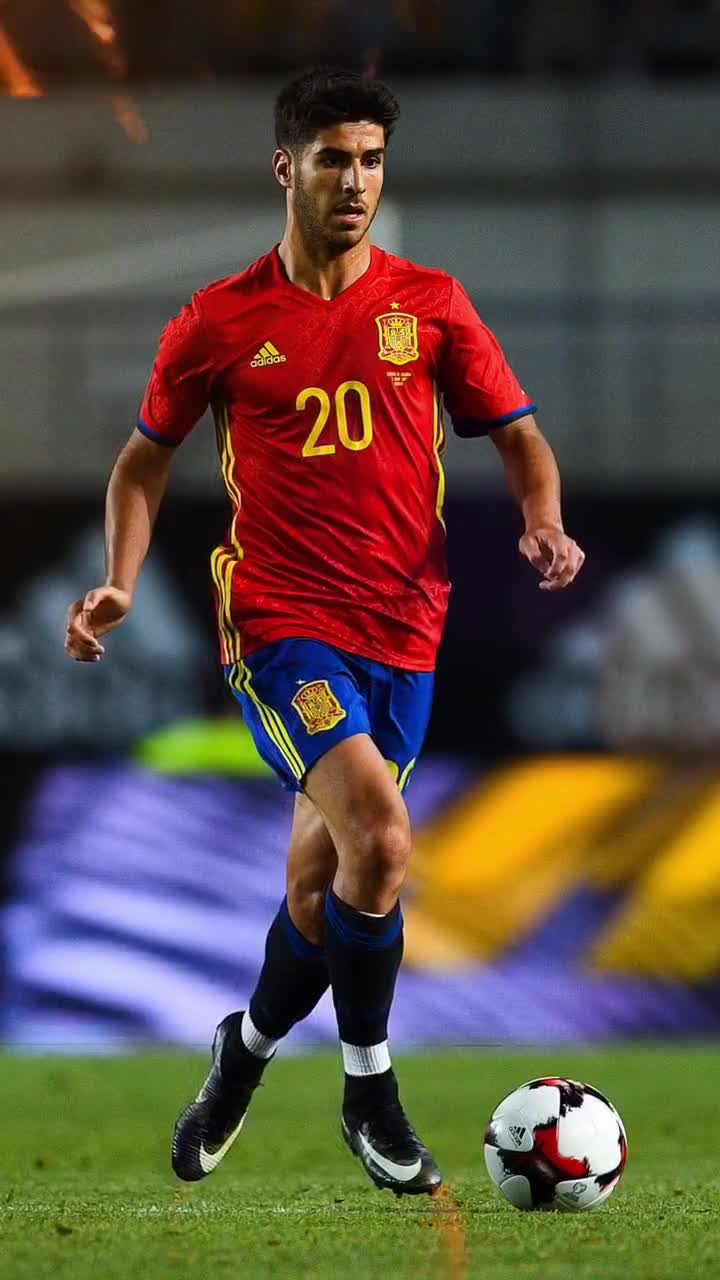 基恩谈阿诺德被嘘：红军球迷极力嘘一个本地孩子，还觉得很有风度（基恩评阿诺德遭嘘：红军球迷狠嘘本土小将却自称有风度）