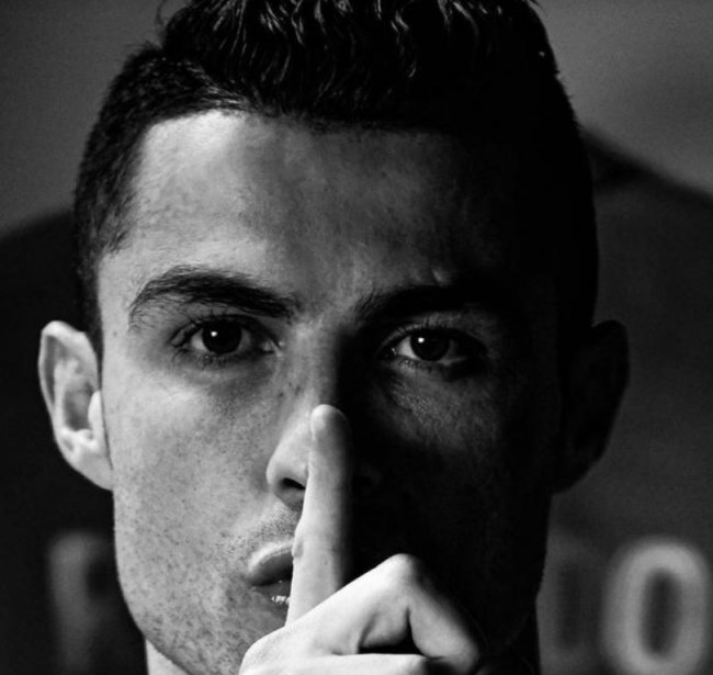 巴塞罗那主帅弗利克淡化了球队在西甲联赛榜首的领先优势（巴萨主帅弗利克低调看待西甲榜首优势）