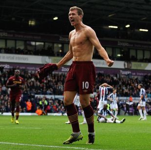 法比奥庆祝足协杯夺冠：我们是冠军，这座城市值得拥有这一刻（法比奥庆贺足协杯加冕：我们是冠军，这座城市值得这荣耀时刻）