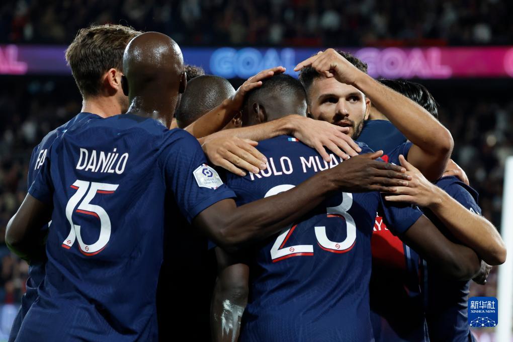 足球欧冠最佳球员票选开启，众星入围（欧冠最佳球员评选启动，群星入围）