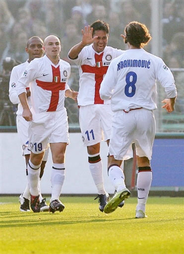 什琴斯尼迎来西甲首秀 年龄34岁283天创纪录（什琴斯尼34岁283天上演西甲处子秀，刷新纪录）