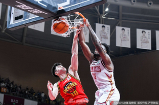 中场大闸，赫拉芬贝赫当选国米vs利物浦全场最佳球员（中场屏障，赫拉芬贝赫荣膺国米vs利物浦全场最佳）