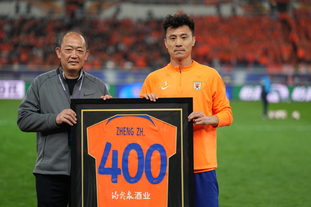 埃基蒂克：斯洛特在训练中对我很严厉，有时我真的会被气到爆（埃基蒂克：斯洛特训练时对我要求很严，有时真让我气炸）