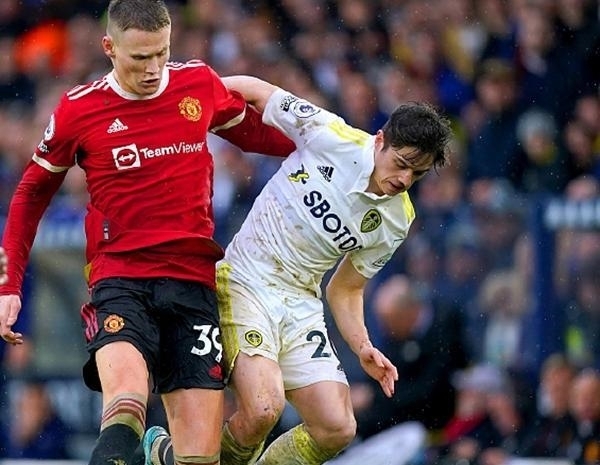 哈登生涯第12次单场55+，詹杜库生涯合计仅10次