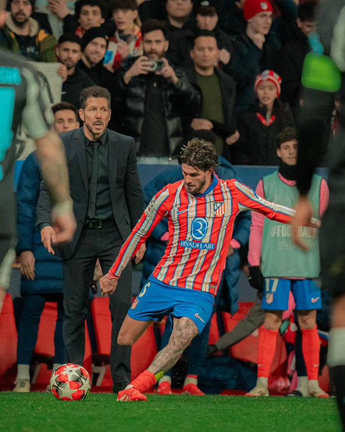 哈兰德调整状态，福登表现亮眼，曼城需减少依赖，提升团队协作，福登自信回归，瓜迪奥拉信任队友。