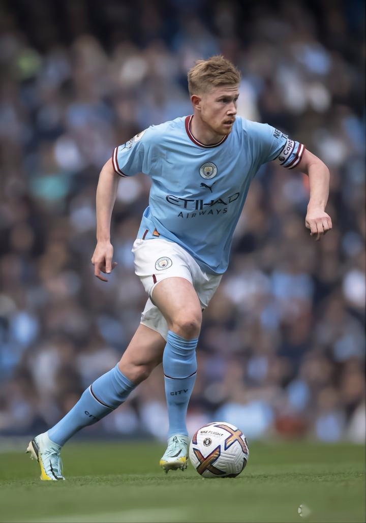 亚沙里稳健复出，80次传球仅失误6次，并送出一次全场最佳进攻机会的长传（亚沙里复出稳如旧：80次传球仅6次失误，一脚长传创造全场最佳良机）